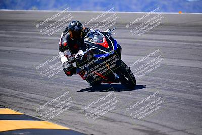 media/Mar-25-2024-Moto Forza (Mon) [[8d4319bd68]]/4-Novice Group/Session 3 (Bowl)/